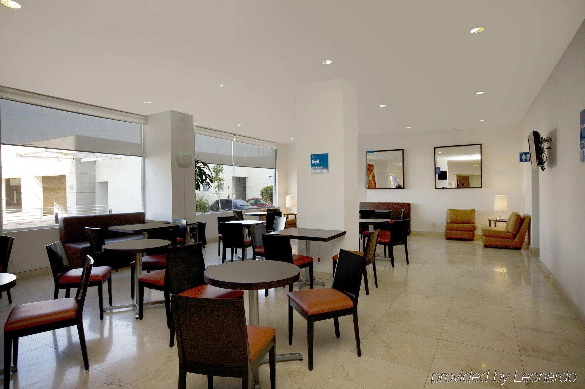 One Aguascalientes Sur Hotel Ресторант снимка