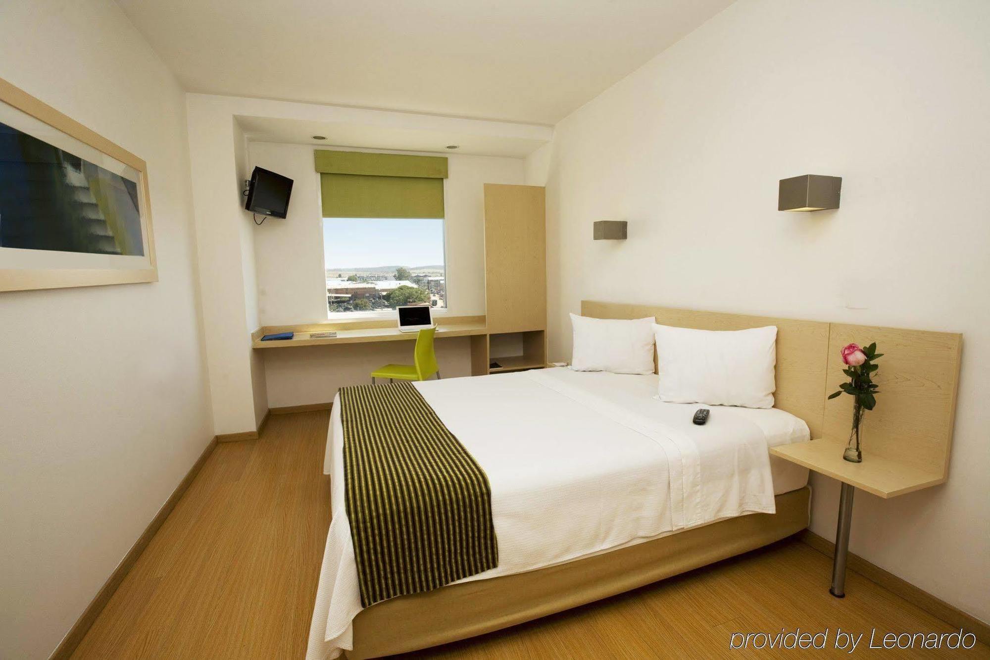 One Aguascalientes Sur Hotel Стая снимка