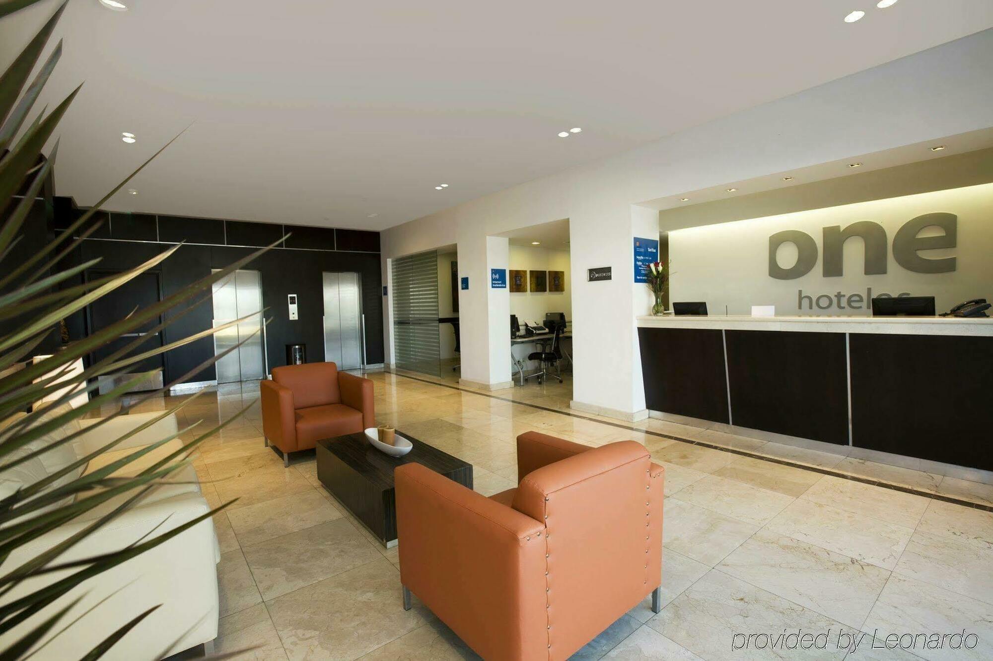 One Aguascalientes Sur Hotel Интериор снимка